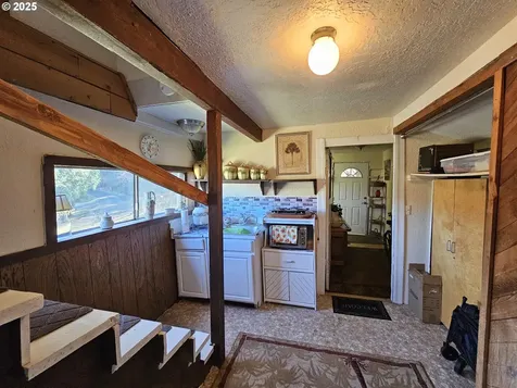 1896 SE Strong Avenue Roseburg OR 97470