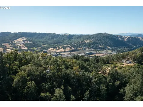1896 SE Strong Avenue Roseburg OR 97470