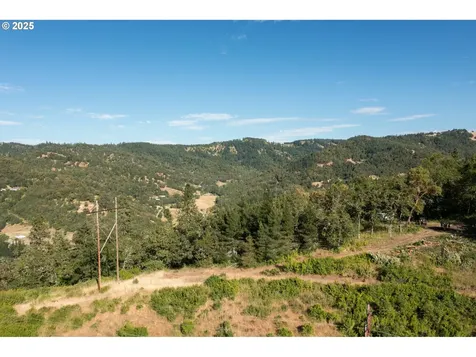 1896 SE Strong Avenue Roseburg OR 97470