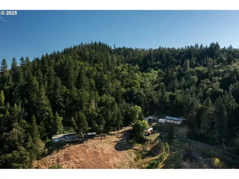 1896 SE Strong Avenue Roseburg OR 97470