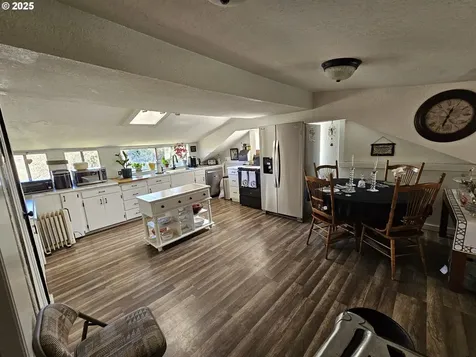 1896 SE Strong Avenue Roseburg OR 97470