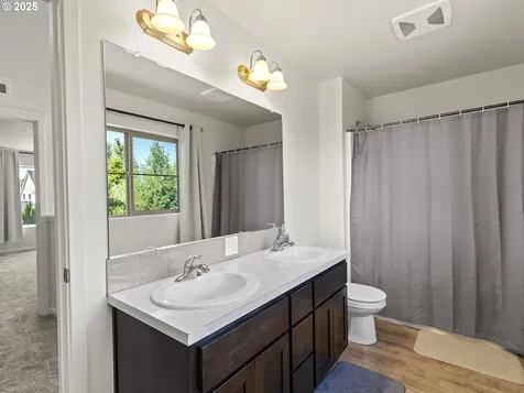 3805 N 3rd Circle Ridgefield WA 98642