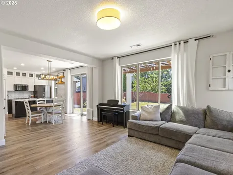 3805 N 3rd Circle Ridgefield WA 98642