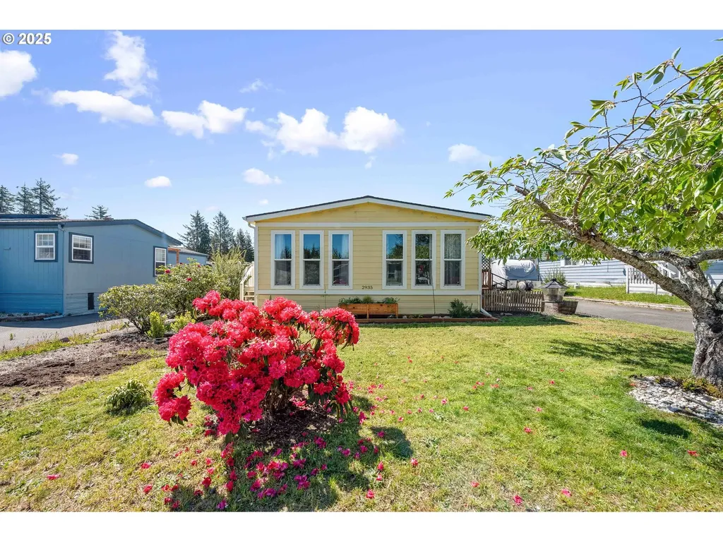 2935 Leaf Terrace Coos Bay OR 97420