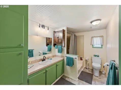 2935 Leaf Terrace Coos Bay OR 97420