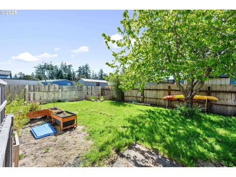 2935 Leaf Terrace Coos Bay OR 97420