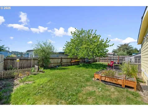 2935 Leaf Terrace Coos Bay OR 97420