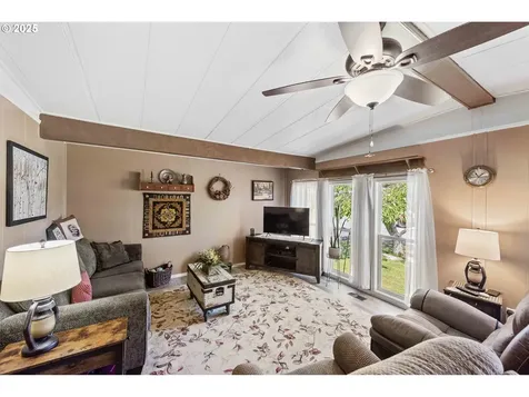 2935 Leaf Terrace Coos Bay OR 97420