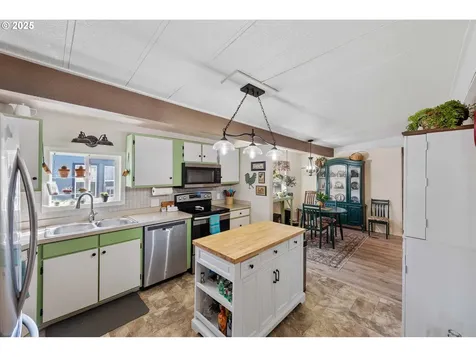 2935 Leaf Terrace Coos Bay OR 97420