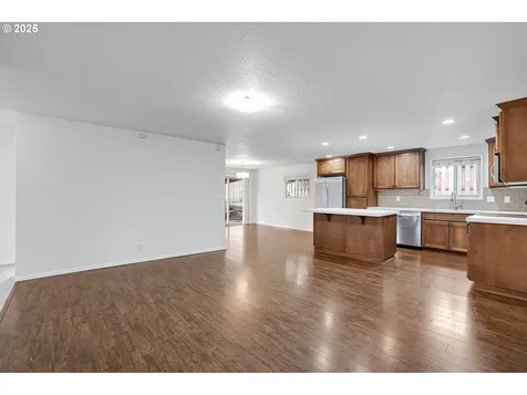 702 Brighton Avenue Oregon City OR 97045