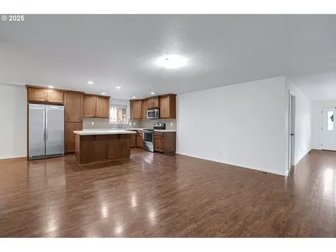 702 Brighton Avenue Oregon City OR 97045