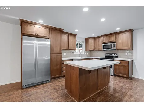 702 Brighton Avenue Oregon City OR 97045