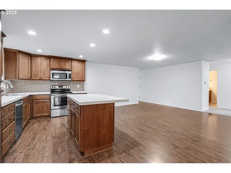 702 Brighton Avenue Oregon City OR 97045