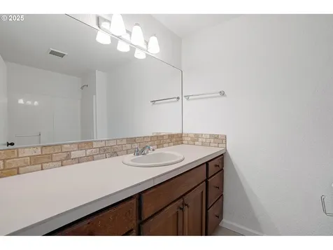702 Brighton Avenue Oregon City OR 97045