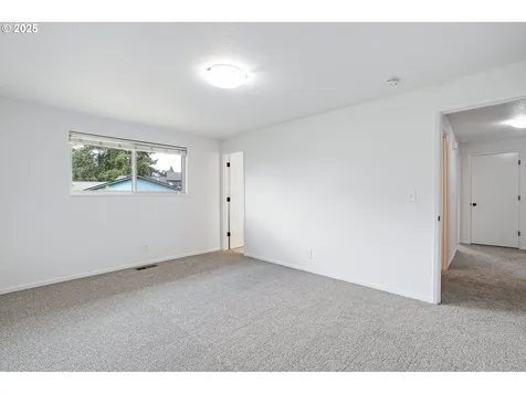 702 Brighton Avenue Oregon City OR 97045
