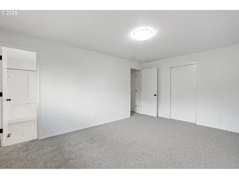 702 Brighton Avenue Oregon City OR 97045