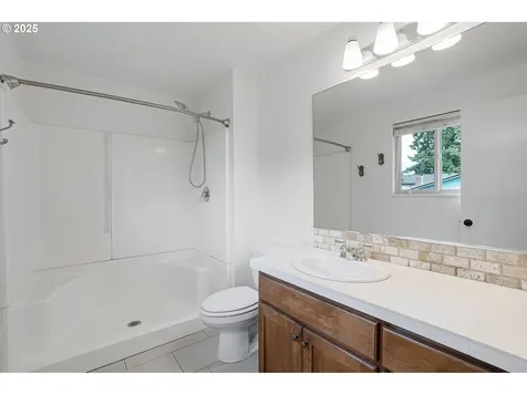 702 Brighton Avenue Oregon City OR 97045