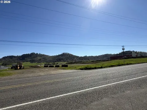 7843 Old Highway 99 Roseburg OR 97471