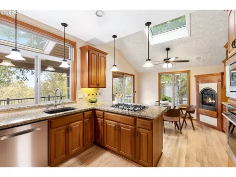 1900 Sunburst Terrace West Linn OR 97068