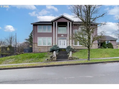 6518 SE Platt Avenue Portland OR 97236