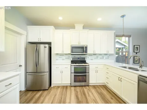 3521 NE Jacob Street Mcminnville OR 97128