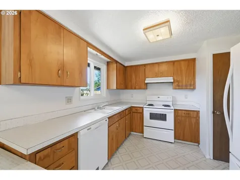 2070 Don Juan Avenue Eugene OR 97408