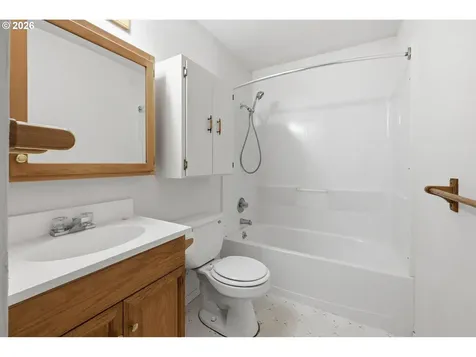 2070 Don Juan Avenue Eugene OR 97408