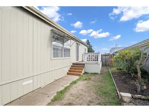 1800 Lakewood Court Eugene OR 97402