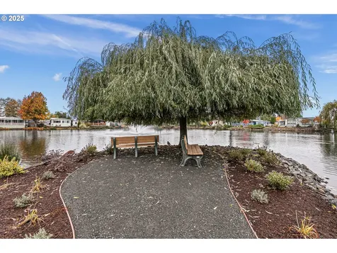 1800 Lakewood Court Eugene OR 97402