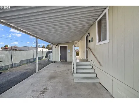 1800 Lakewood Court Eugene OR 97402