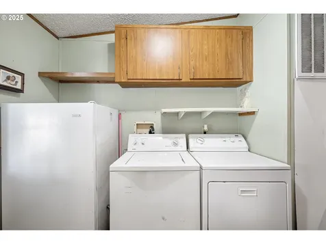1800 Lakewood Court Eugene OR 97402