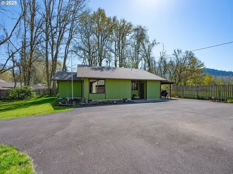 40040 Place Road Fall Creek OR 97438