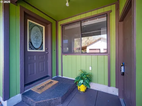40040 Place Road Fall Creek OR 97438