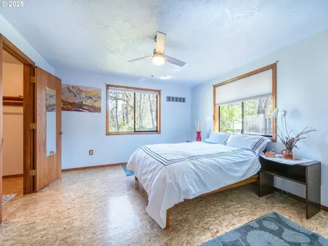 40040 Place Road Fall Creek OR 97438