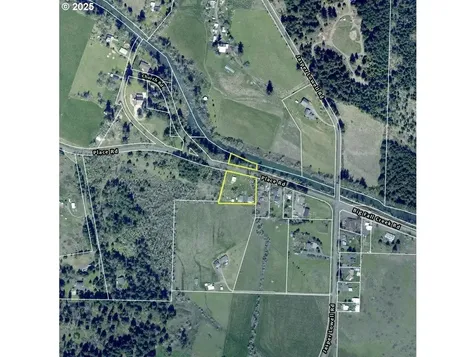 40040 Place Road Fall Creek OR 97438