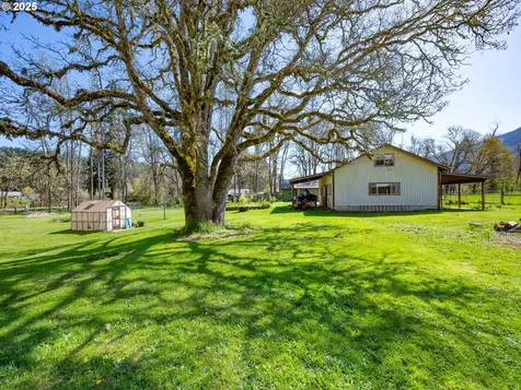 40040 Place Road Fall Creek OR 97438