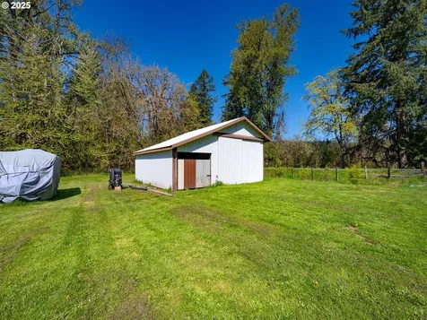 40040 Place Road Fall Creek OR 97438