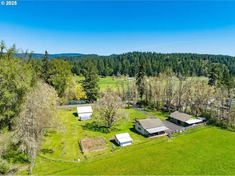 40040 Place Road Fall Creek OR 97438