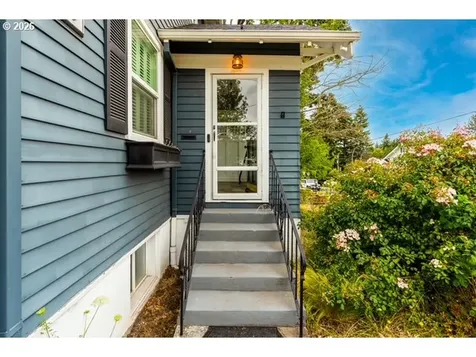 909 Center Street Oregon City OR 97045
