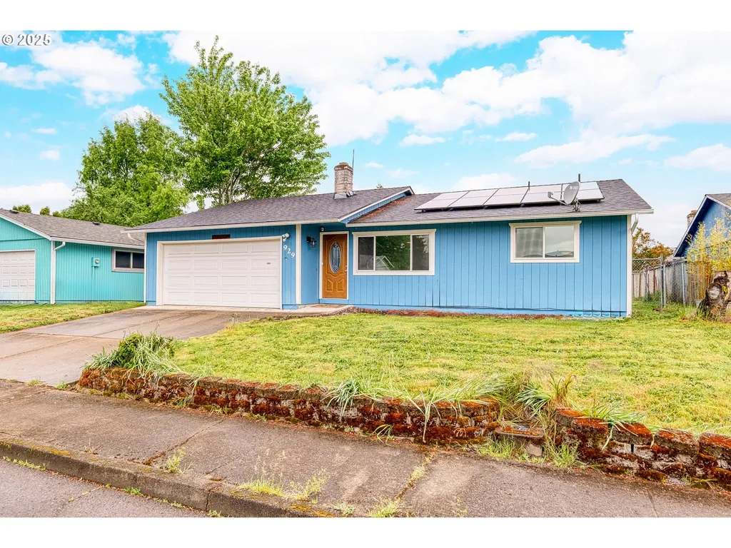 929 Chickadee Court NE Salem OR 97301