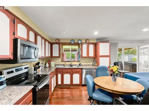 929 Chickadee Court NE Salem OR 97301