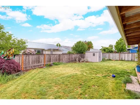 929 Chickadee Court NE Salem OR 97301