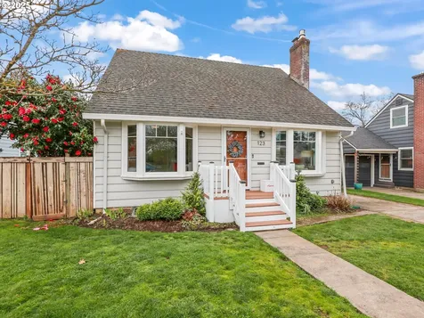 123 W 30th Street Vancouver WA 98660
