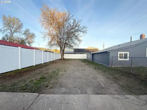 2475 9th Street Baker City OR 97814