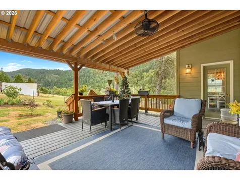 3802 North Myrtle Road Myrtle Creek OR 97457