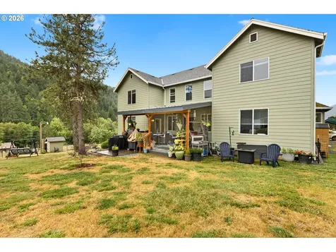 3802 North Myrtle Road Myrtle Creek OR 97457