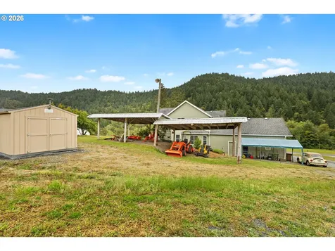 3802 North Myrtle Road Myrtle Creek OR 97457