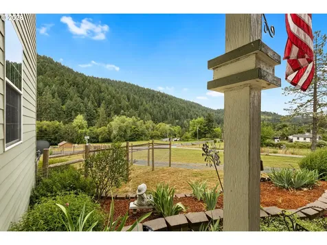 3802 North Myrtle Road Myrtle Creek OR 97457