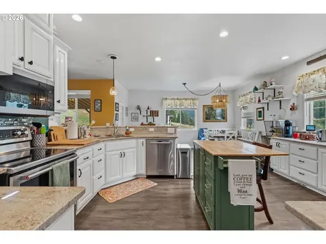 3802 North Myrtle Road Myrtle Creek OR 97457