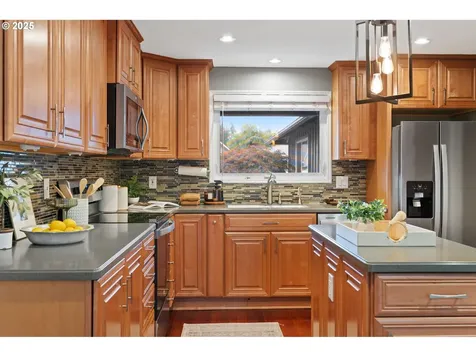 8765 SW Nisqually Court Tualatin OR 97062